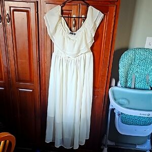 Matuenity/Maxi Dress